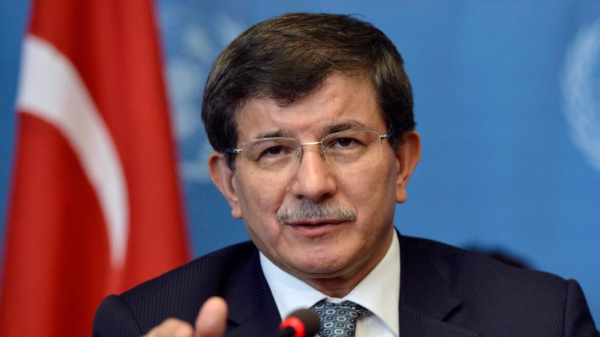 Τουρκία: Τον Νταβούτογλου βλέπει για πρωθυπουργό ο Γκιουλ